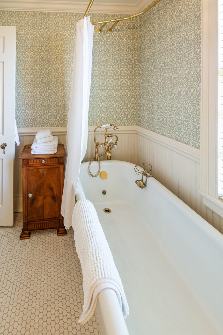 Elegant Natchez Getaway Steps from the Mississippi River - Natchez, Mississippi