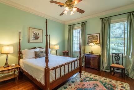 Elegant Natchez Getaway Steps from the Mississippi River - Natchez, Mississippi