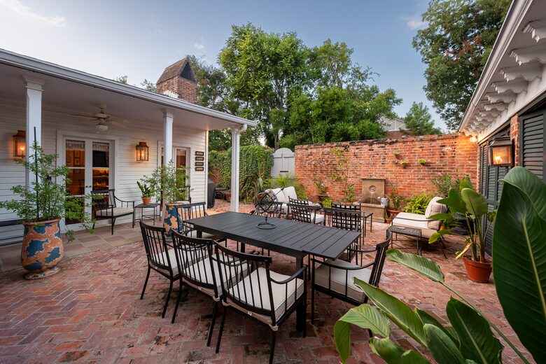 Elegant Natchez Getaway Steps from the Mississippi River - Natchez, Mississippi