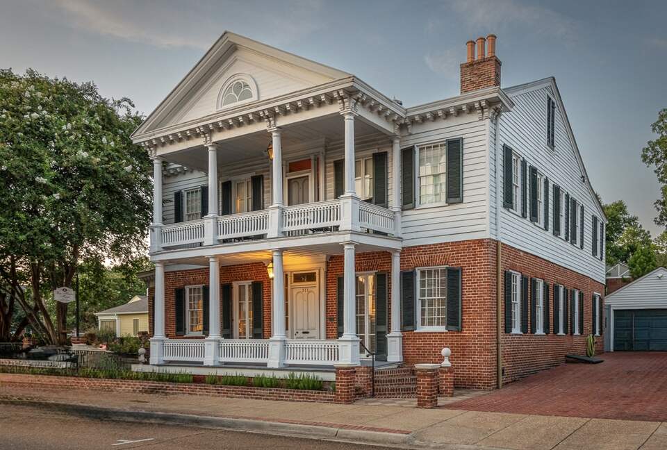 Elegant Natchez Getaway Steps from the Mississippi River - Natchez, Mississippi