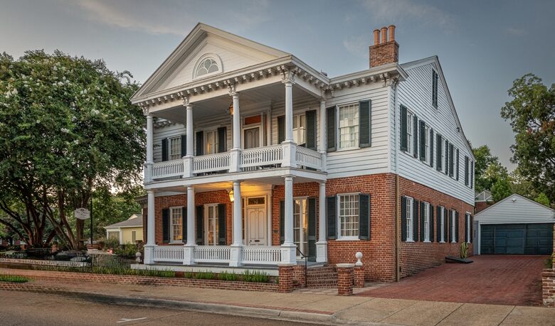 Elegant Natchez Getaway Steps from the Mississippi River - Natchez, Mississippi
