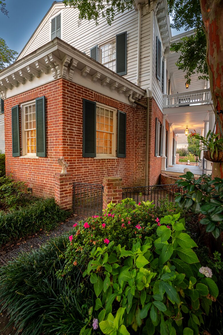 Elegant Natchez Getaway Steps from the Mississippi River - Natchez, Mississippi