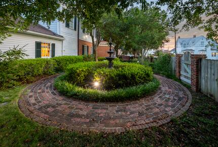 Elegant Natchez Getaway Steps from the Mississippi River - Natchez, Mississippi