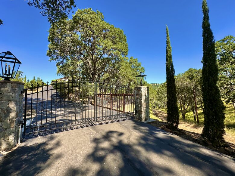 Hilltop Sanctuary in Napa - Napa, California
