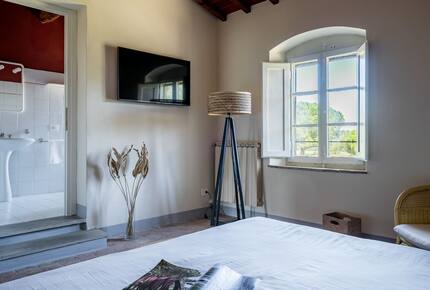 Elegant Three-Bedroom Countryside Escape at Tenuta Pratale - Barberino Tavarnelle, Italy