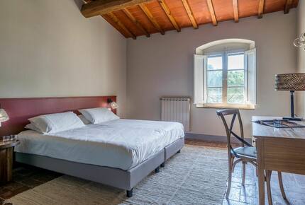 Elegant Three-Bedroom Countryside Escape at Tenuta Pratale - Barberino Tavarnelle, Italy