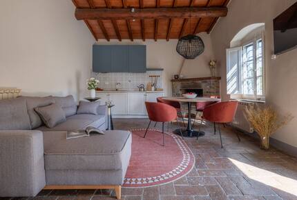 Elegant Three-Bedroom Countryside Escape at Tenuta Pratale - Barberino Tavarnelle, Italy