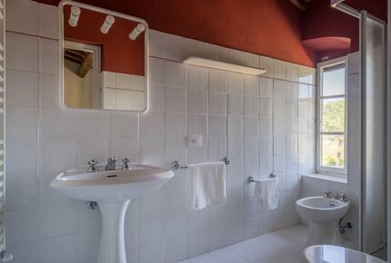 Elegant Three-Bedroom Countryside Escape at Tenuta Pratale - Barberino Tavarnelle, Italy