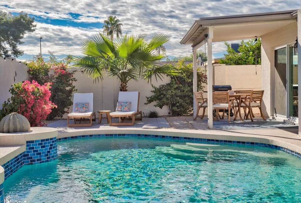 Desert Escape with Diving Pool & Patio - Chandler, Arizona