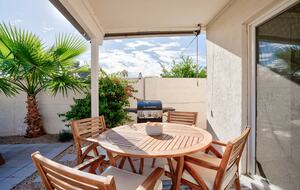 Desert Escape with Diving Pool & Patio - Chandler, Arizona