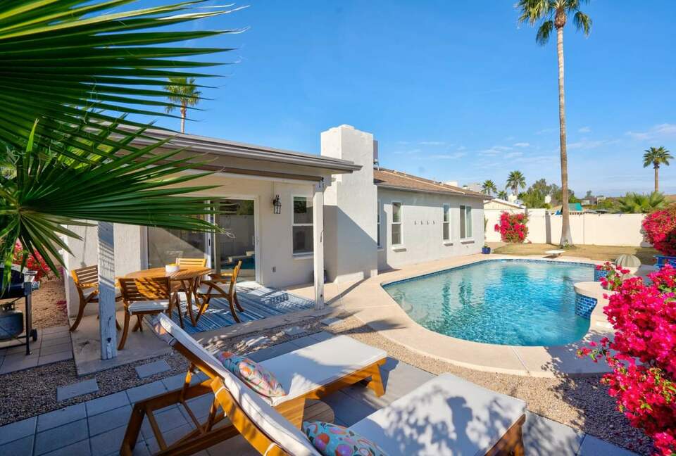 Desert Escape with Diving Pool & Patio - Chandler, Arizona
