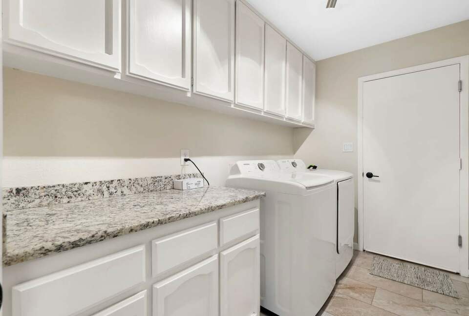 Desert Escape with Diving Pool & Patio - Chandler, Arizona