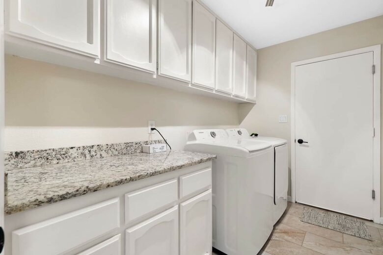 Desert Escape with Diving Pool & Patio - Chandler, Arizona