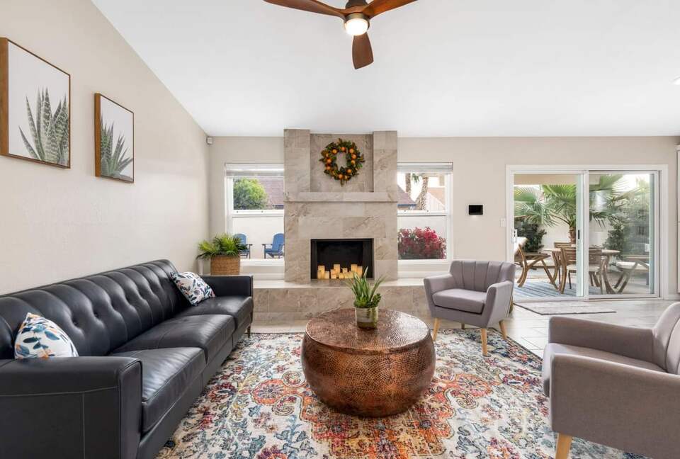 Desert Escape with Diving Pool & Patio - Chandler, Arizona