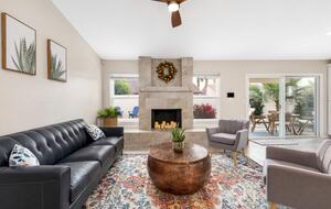 Desert Escape with Diving Pool & Patio - Chandler, Arizona