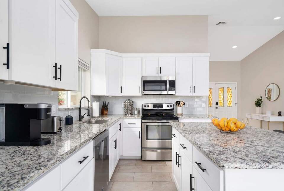 Desert Escape with Diving Pool & Patio - Chandler, Arizona