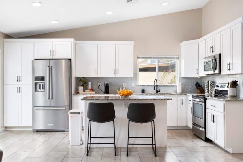 Desert Escape with Diving Pool & Patio - Chandler, Arizona