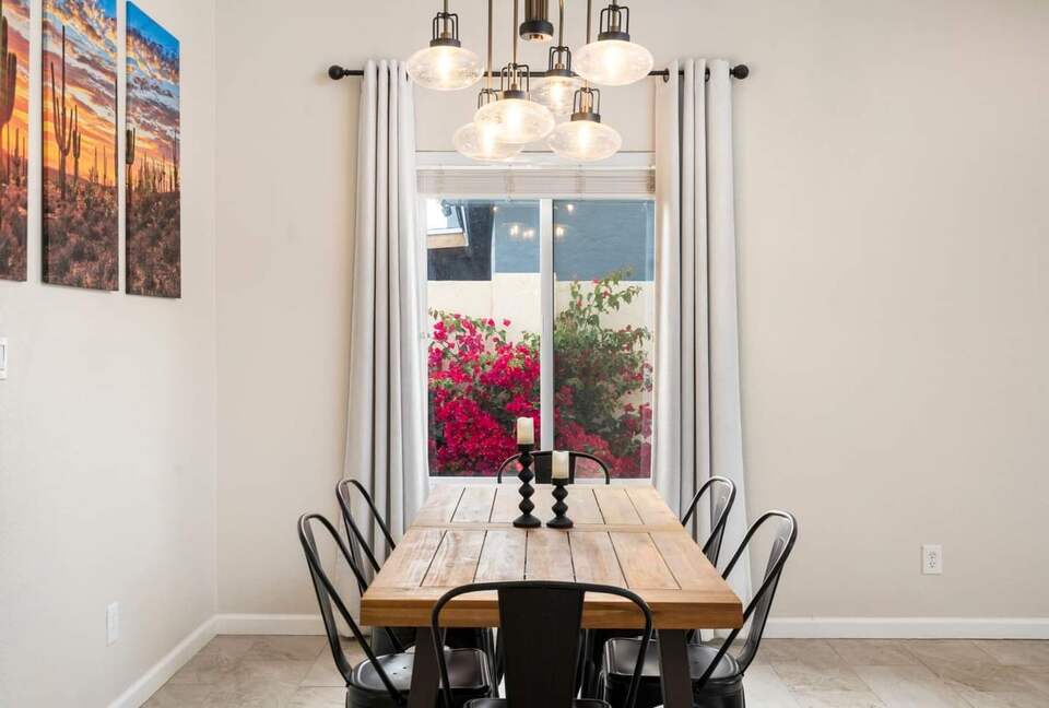 Desert Escape with Diving Pool & Patio - Chandler, Arizona