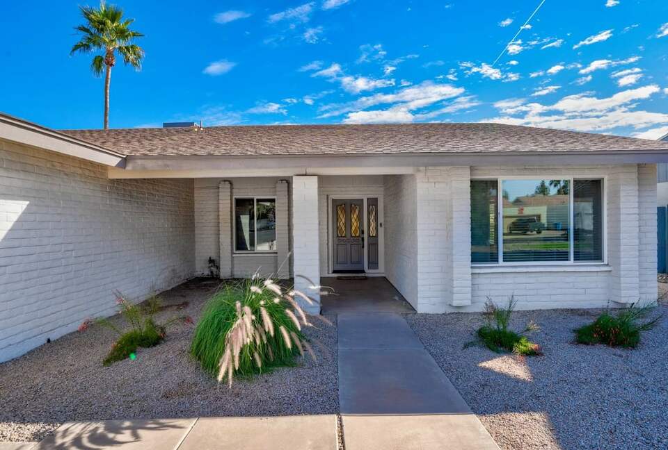 Desert Escape with Diving Pool & Patio - Chandler, Arizona