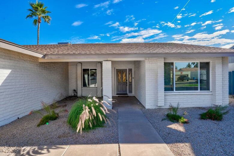 Desert Escape with Diving Pool & Patio - Chandler, Arizona