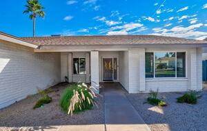 Desert Escape with Diving Pool & Patio - Chandler, Arizona