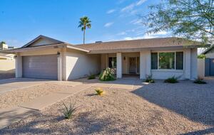 Desert Escape with Diving Pool & Patio - Chandler, Arizona