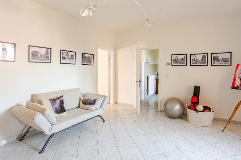 1 Bedroom Apartment Overlooking Lajatico’s Historic Square - Lajatico, Italy