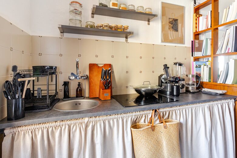 1 Bedroom Apartment Overlooking Lajatico’s Historic Square - Lajatico, Italy