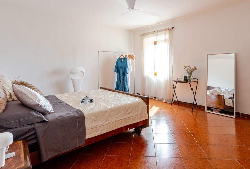 1 Bedroom Apartment Overlooking Lajatico’s Historic Square - Lajatico, Italy