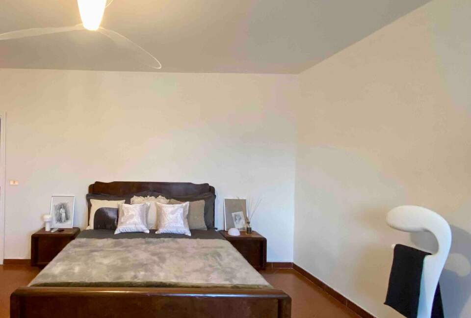 1 Bedroom Apartment Overlooking Lajatico’s Historic Square - Lajatico, Italy
