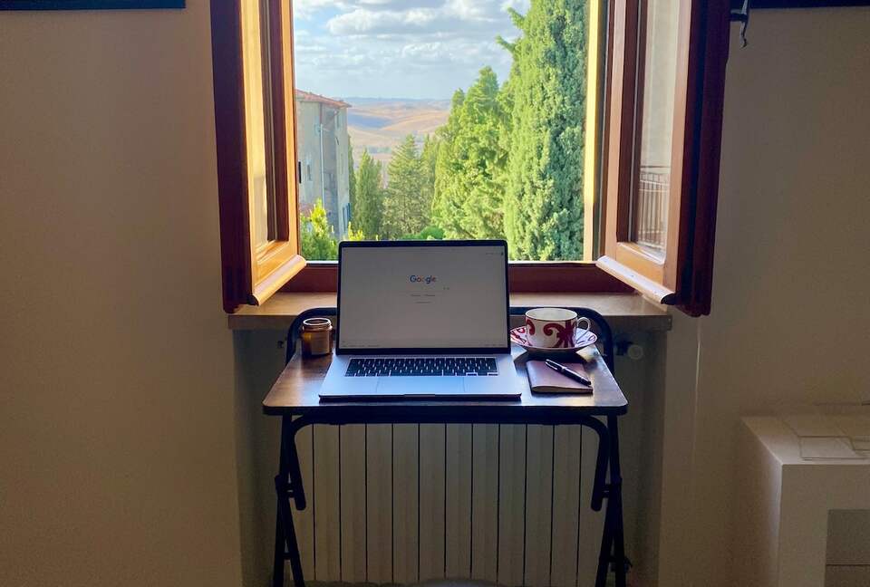 1 Bedroom Apartment Overlooking Lajatico’s Historic Square - Lajatico, Italy