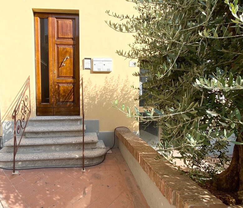 1 Bedroom Apartment Overlooking Lajatico’s Historic Square - Lajatico, Italy