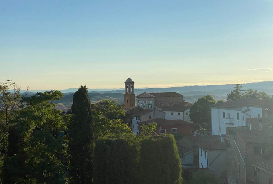 1 Bedroom Apartment Overlooking Lajatico’s Historic Square - Lajatico, Italy