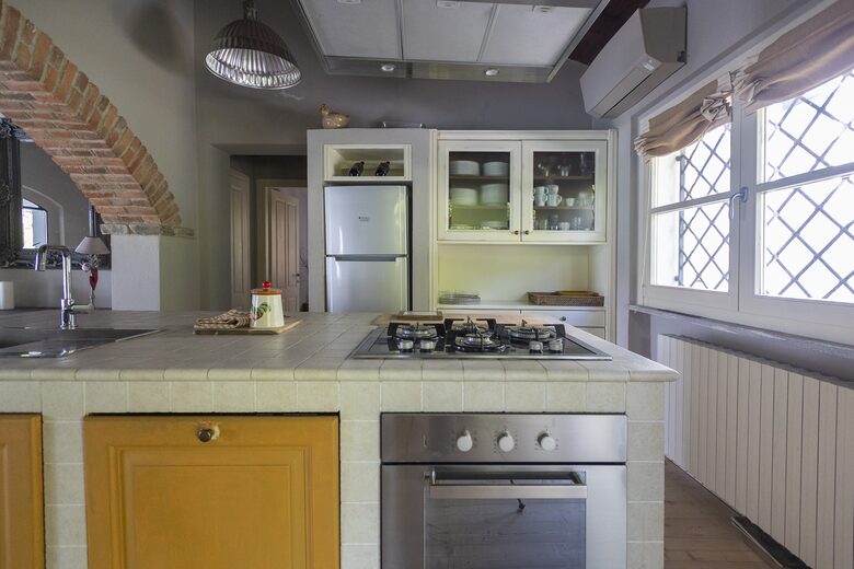 Hillside Elegance with Private Pool - Fortunago, Italy