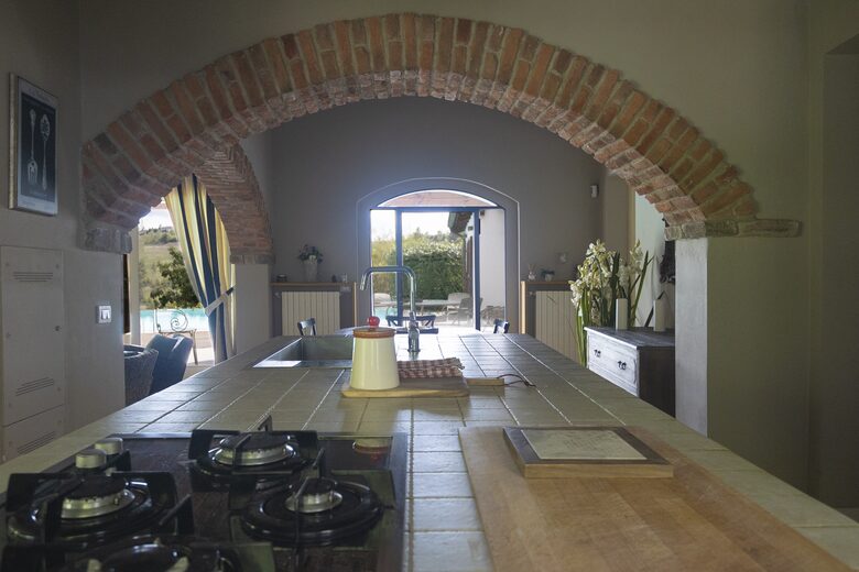 Hillside Elegance with Private Pool - Fortunago, Italy