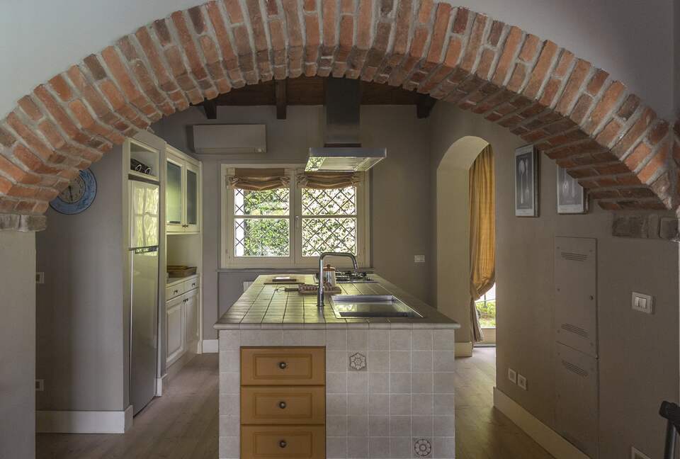 Hillside Elegance with Private Pool - Fortunago, Italy