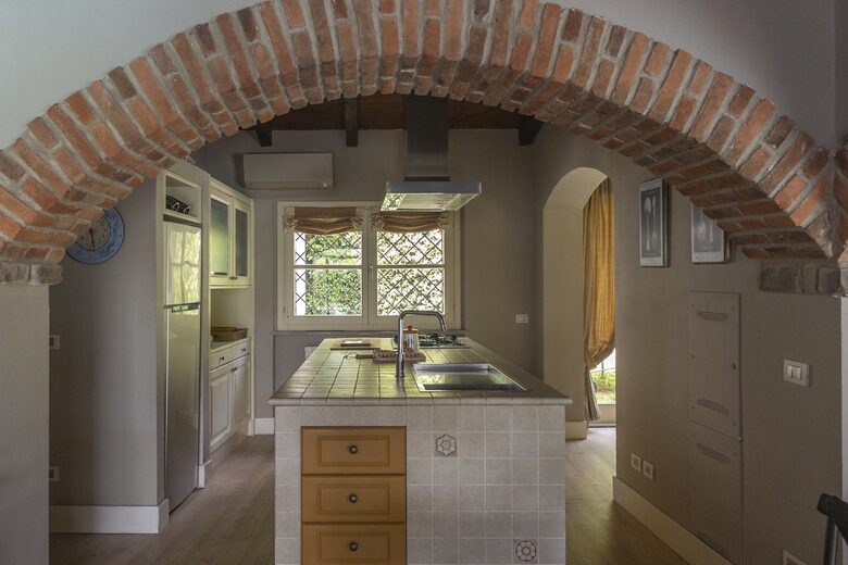 Hillside Elegance with Private Pool - Fortunago, Italy