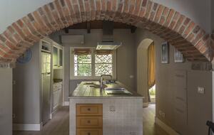 Hillside Elegance with Private Pool - Fortunago, Italy