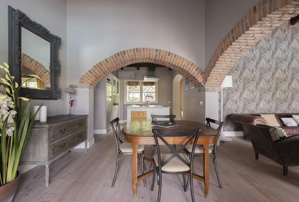 Hillside Elegance with Private Pool - Fortunago, Italy