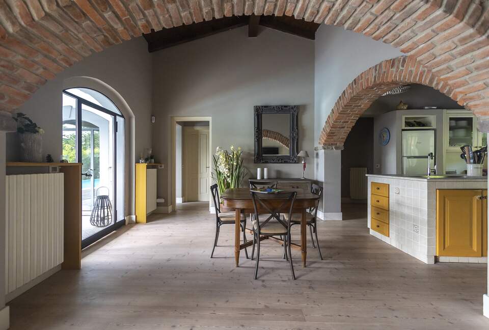 Hillside Elegance with Private Pool - Fortunago, Italy