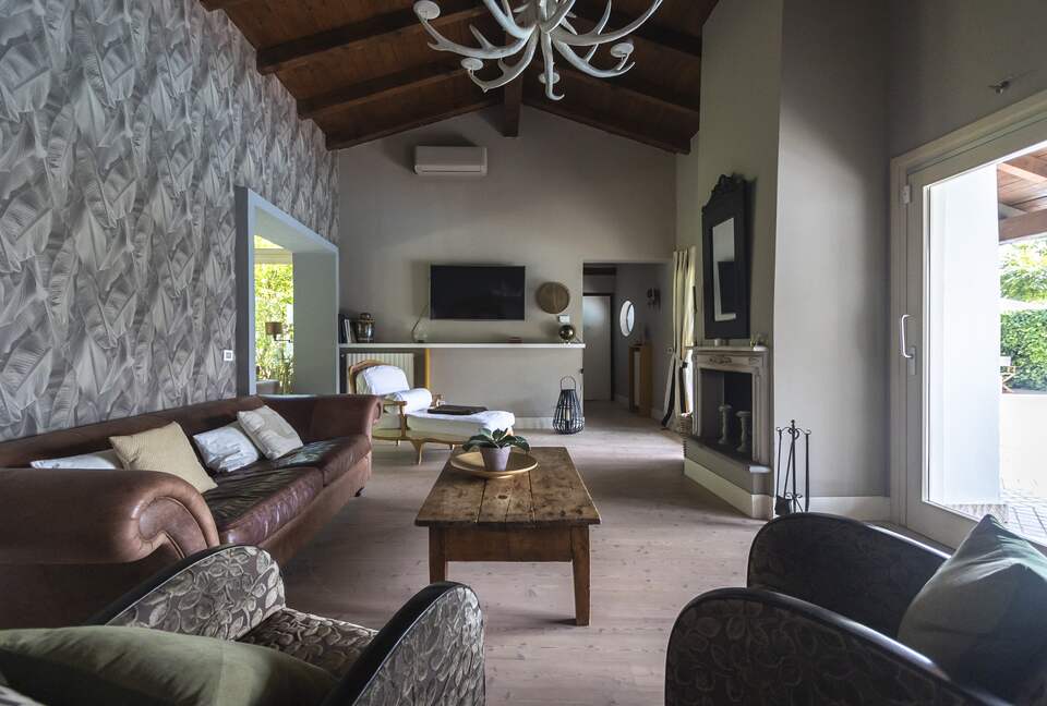 Hillside Elegance with Private Pool - Fortunago, Italy