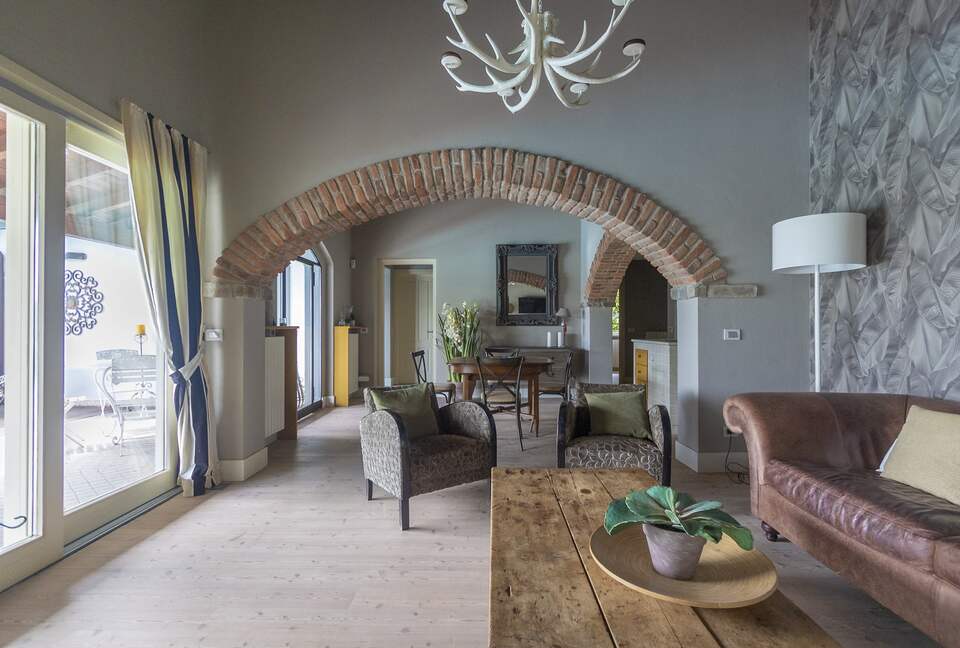 Hillside Elegance with Private Pool - Fortunago, Italy