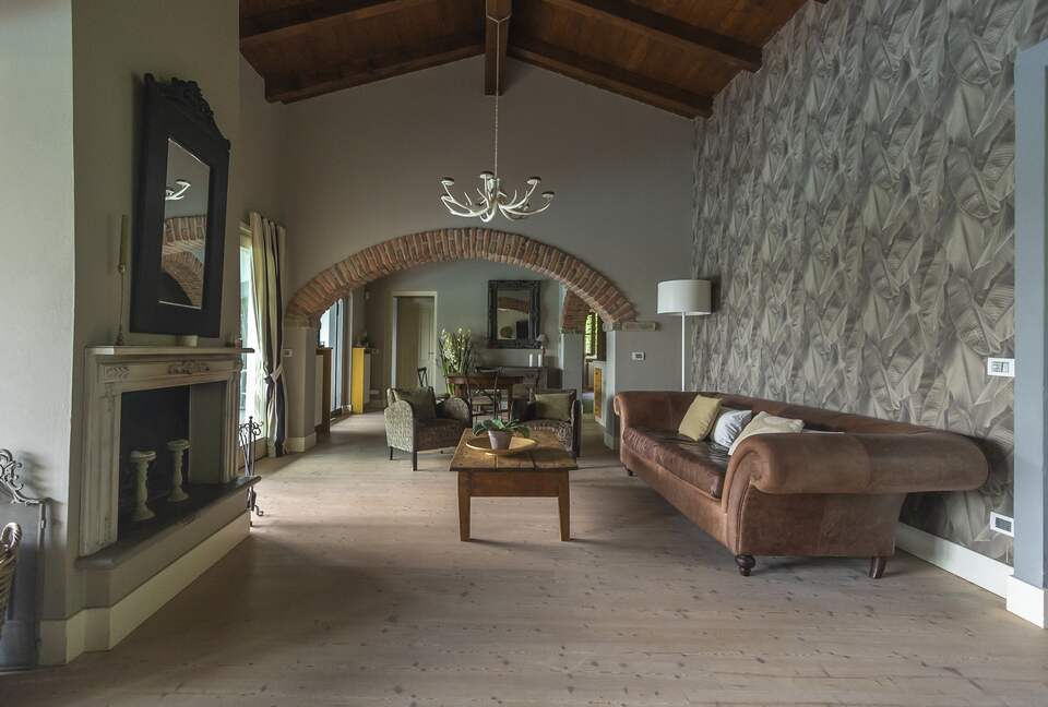 Hillside Elegance with Private Pool - Fortunago, Italy