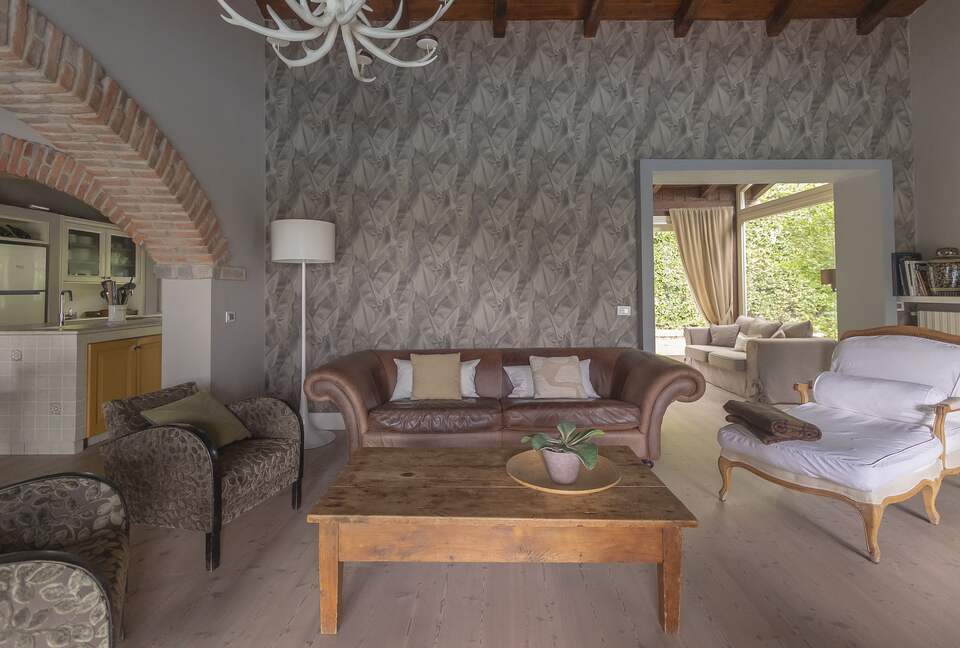 Hillside Elegance with Private Pool - Fortunago, Italy