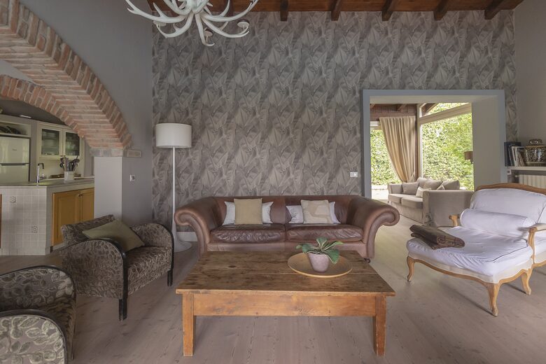 Hillside Elegance with Private Pool - Fortunago, Italy