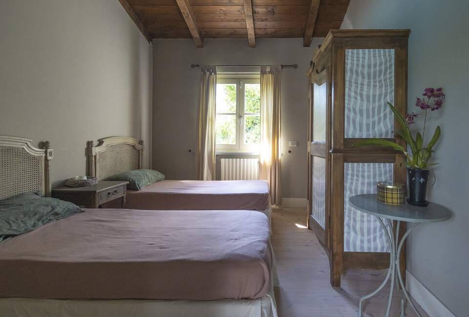 Hillside Elegance with Private Pool - Fortunago, Italy