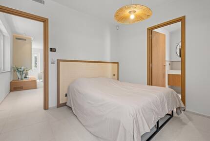 Modern Provençal Elegance in Cap d’Antibes - Antibes, France