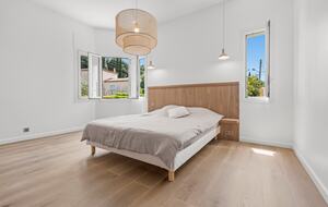 Modern Provençal Elegance in Cap d’Antibes - Antibes, France