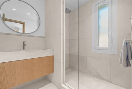 Modern Provençal Elegance in Cap d’Antibes - Antibes, France