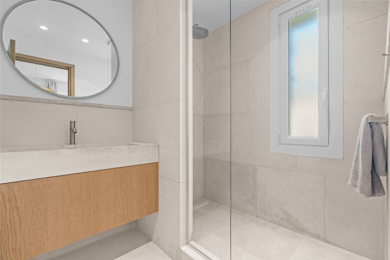 Modern Provençal Elegance in Cap d’Antibes - Antibes, France